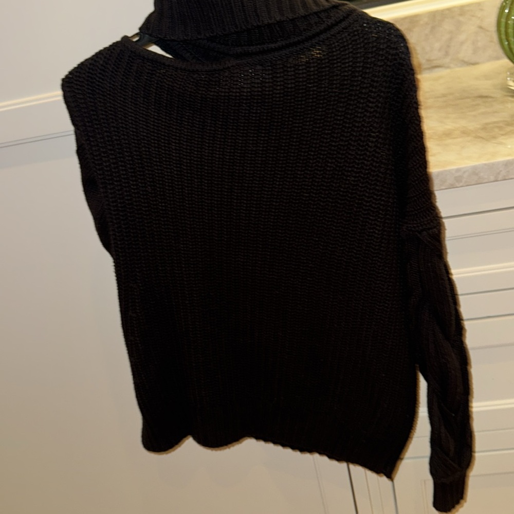 ASTR the Label Sequoia Shoulder Cutout Sweater Black Small - Picture 9 of 10